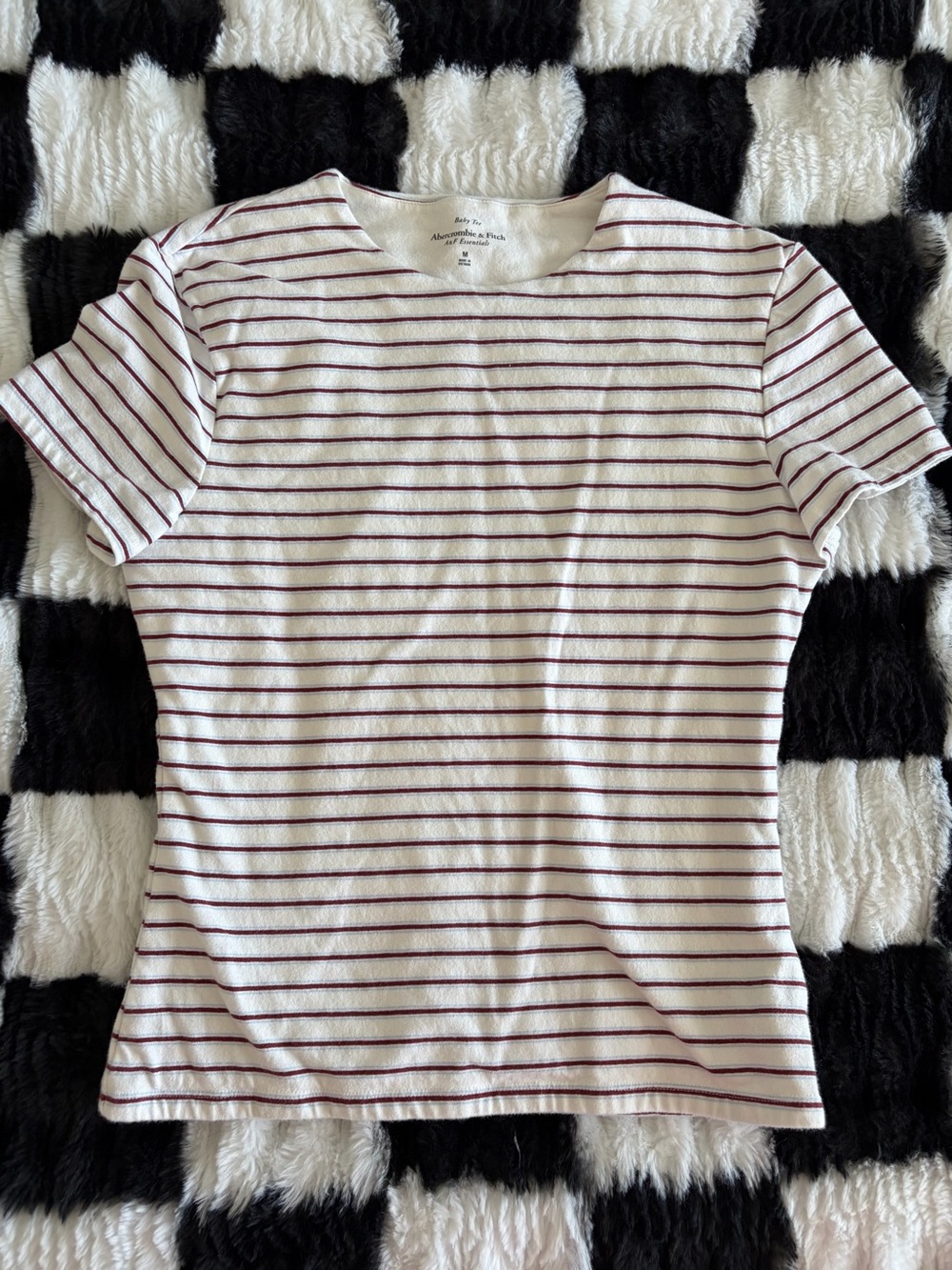 Abercrombie & Fitch Essentials Baby Tee Medium